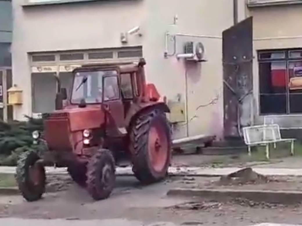 hrvatska traktorom unistili partizanski spomenik drugi svetski rat video snimak