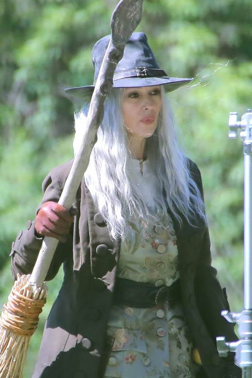 monika beluci film la befana kostim vestica fotografije