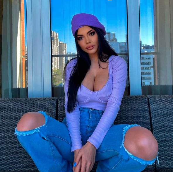 helena topalovic grudi dekolte instagram foto