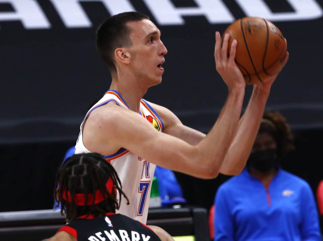 Aleksej Pokuševski i Janis Adetokumbo NBA Oklahoma