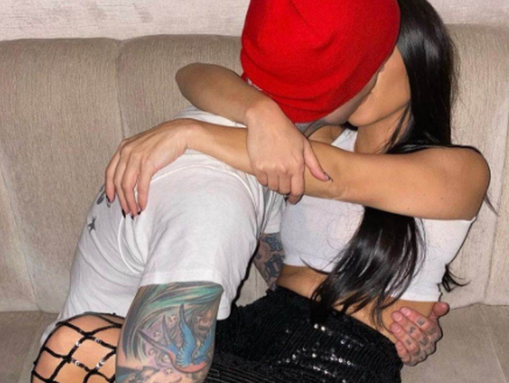 Kortni Kardašijan pokazala trudnički stomak 