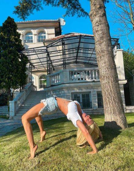 jelena karleusa gola 