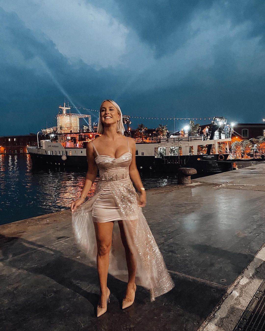 katrin kerhofs smanjila grudi odnosi u javnosti fudbaler dris mertens