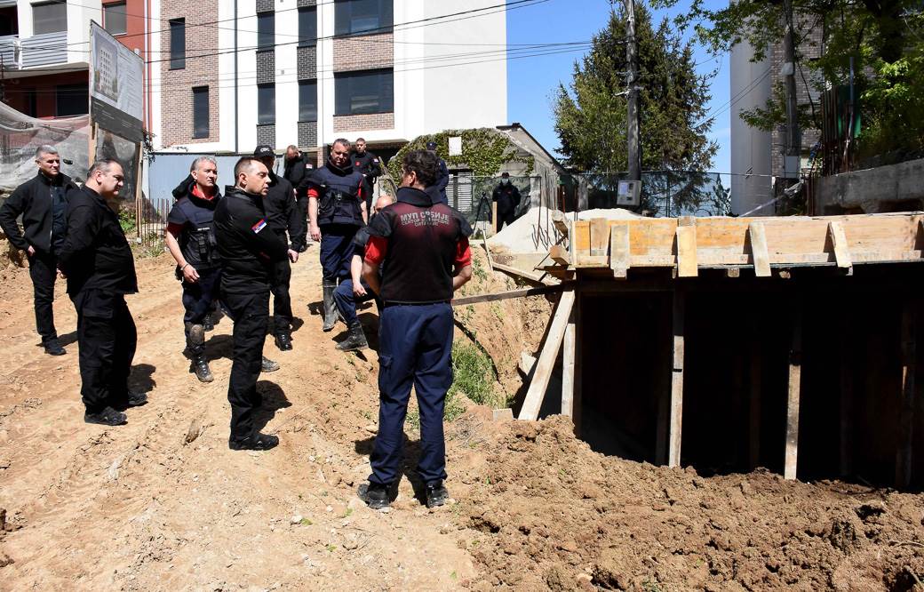 banovo brdo bomba evakuacija uhapsen britanac