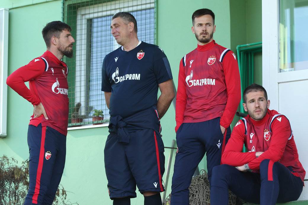 indjija crvena zvezda publika stadion tribine krov superliga foto