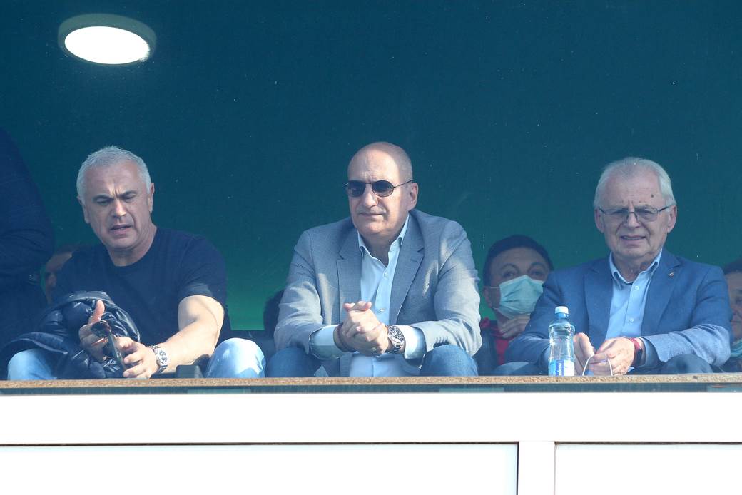 indjija crvena zvezda publika stadion tribine krov superliga foto