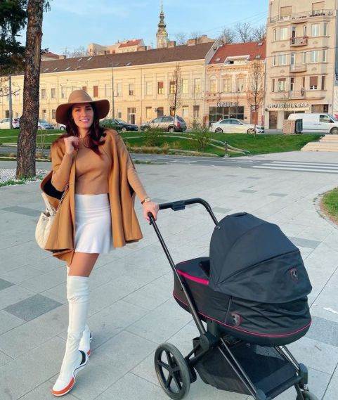 Ivana Korab usvaja dete