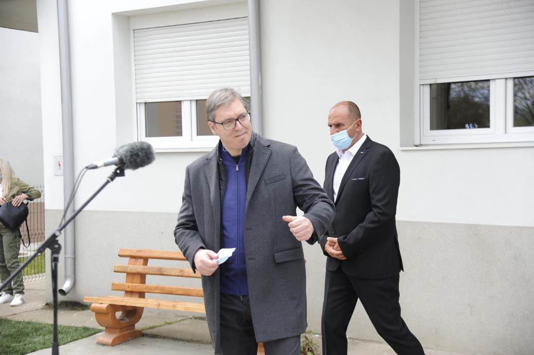 aleksandar vucic revakcina sinofarm