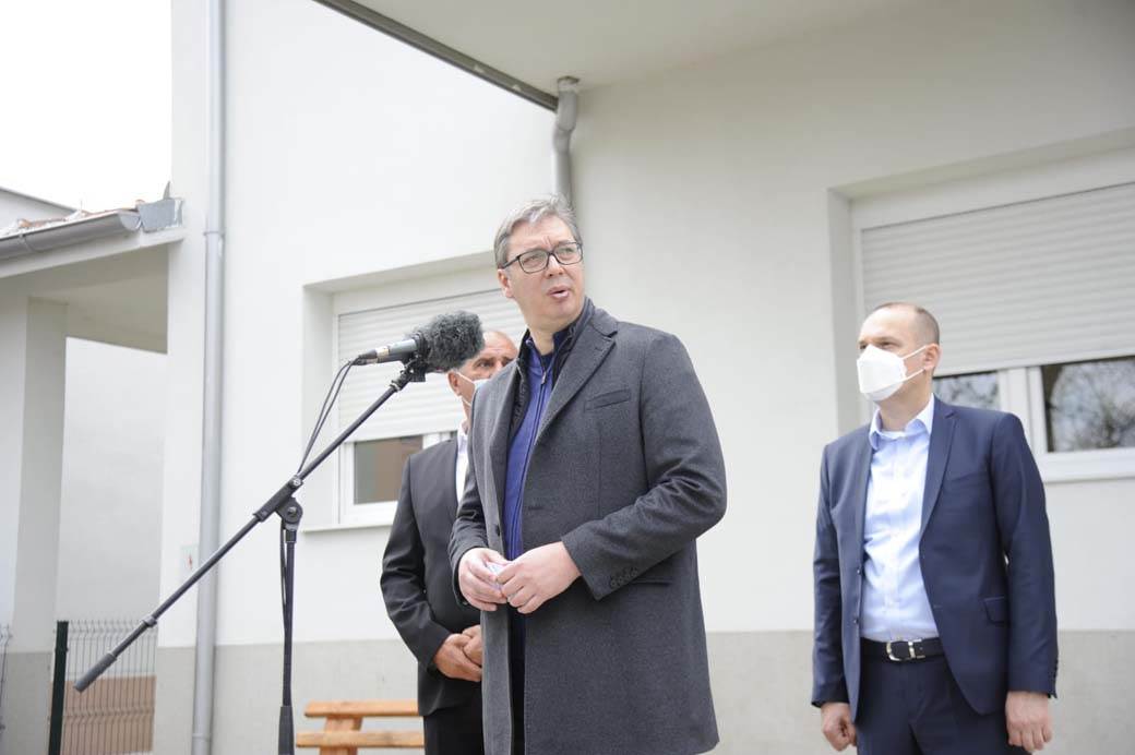 aleksandar vucic revakcina sinofarm