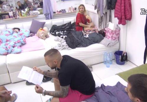 Nenadu Aleksiću Ša uručeni papiri za razvod braka