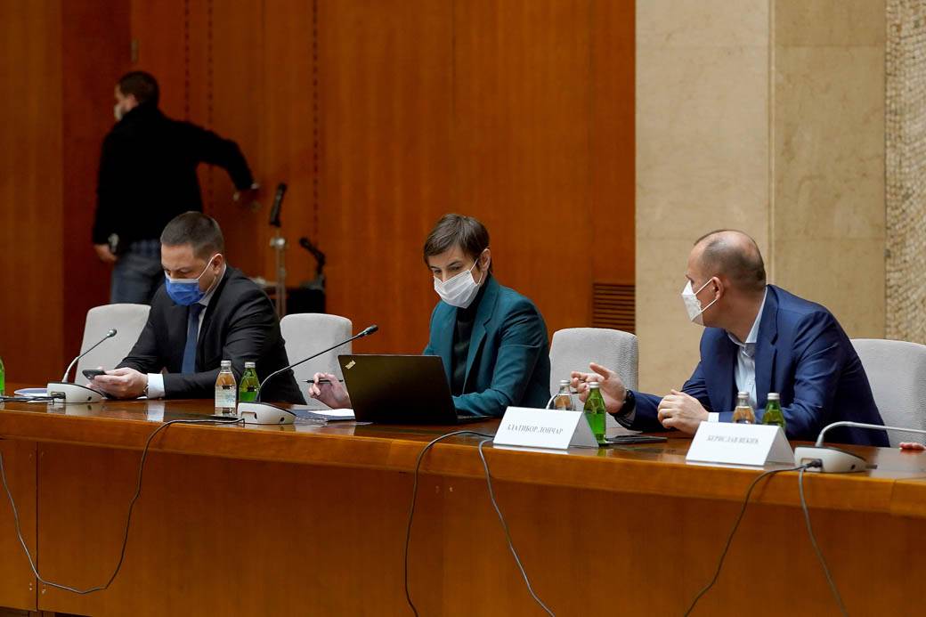 mere za praznike krizni koronavirus kafici okupljanja branislav tiodorovic