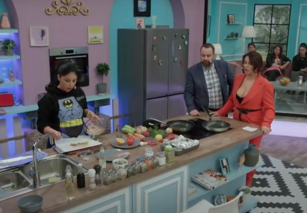 majke i snajke 29 epizoda seka aleksic dekolte foto