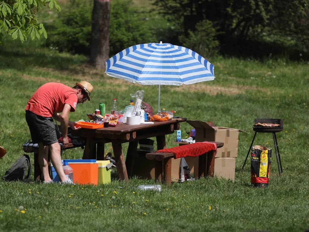 prvi maj mere roštilj uranak beograd košutnjak ada ciganlija fotografije