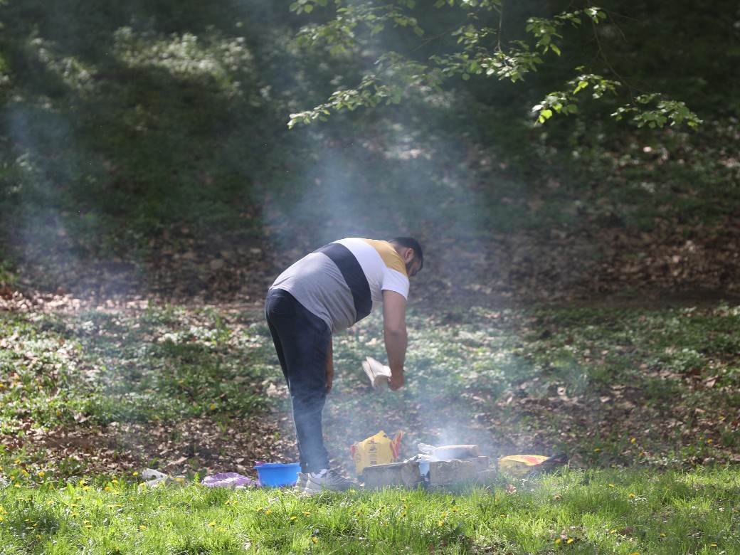 prvi maj mere roštilj uranak beograd košutnjak ada ciganlija fotografije