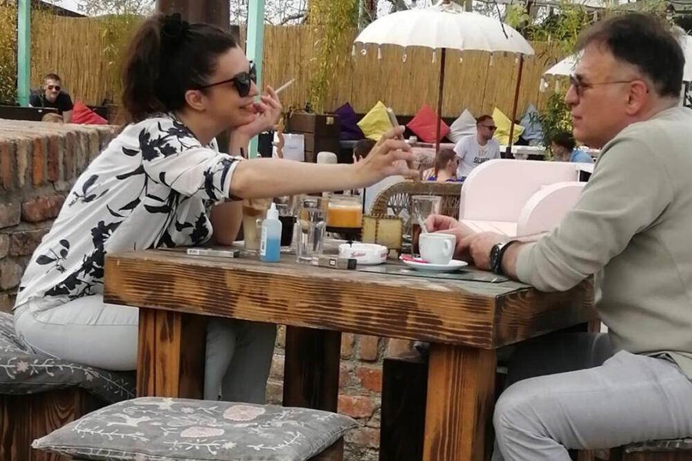 branislav lecic u kaficu sa cerkom foto