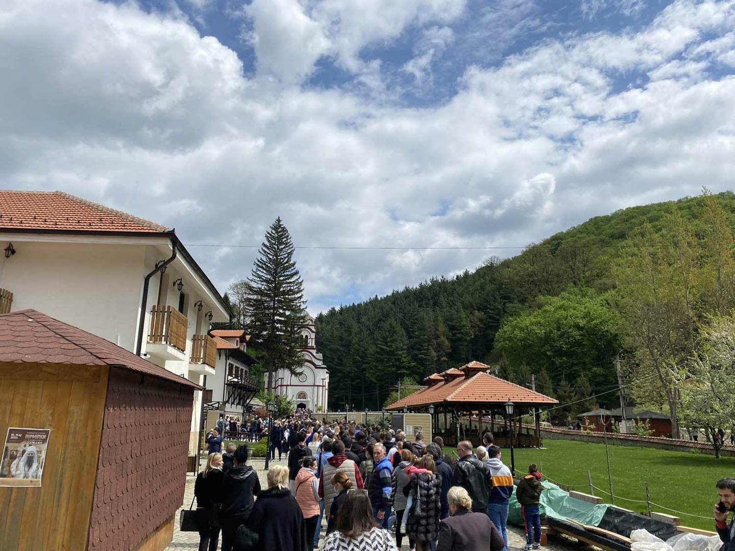 manastir tumane guzve vernici fotografija