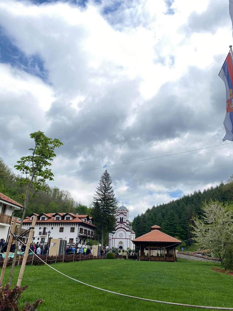 manastir tumane guzve vernici fotografija