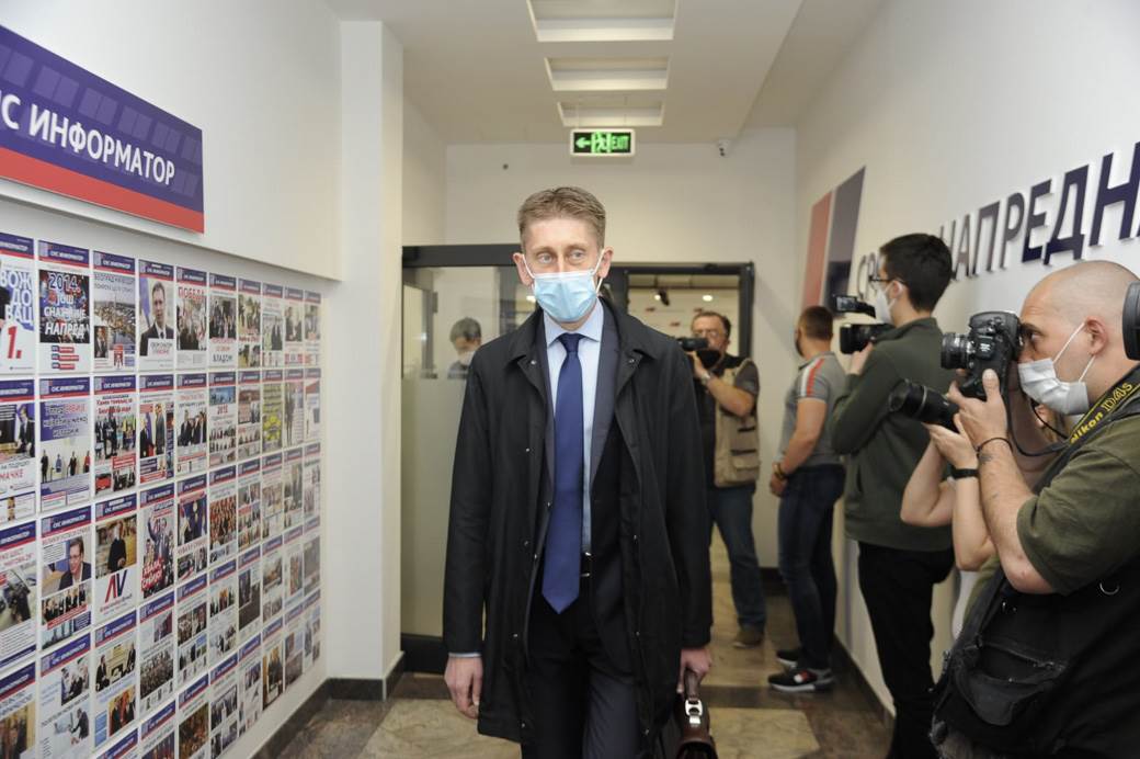 sednica sns aleksandar vucic