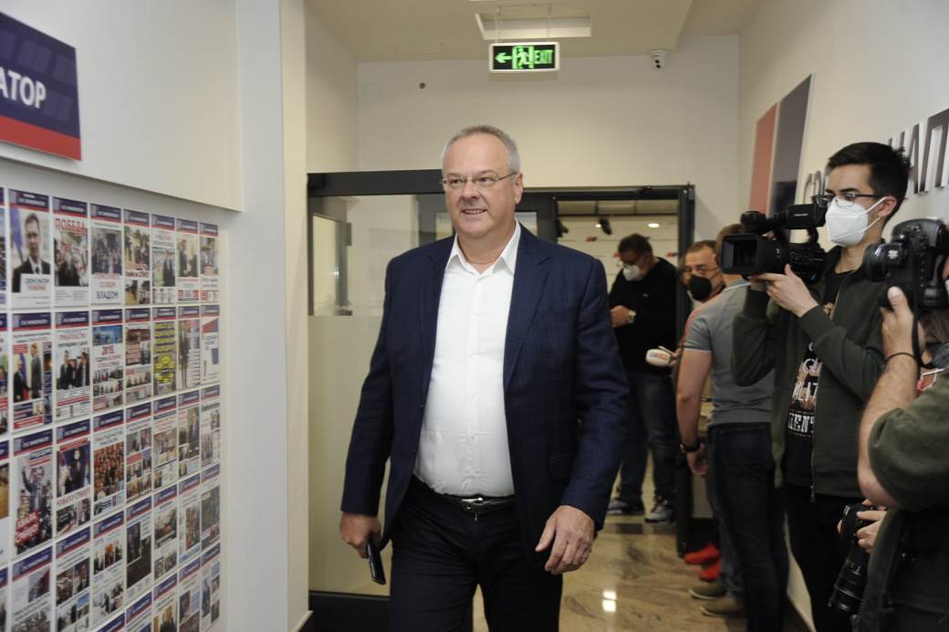 sednica sns aleksandar vucic