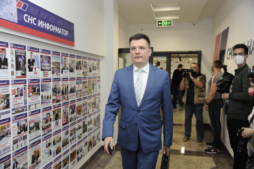 sednica sns aleksandar vucic