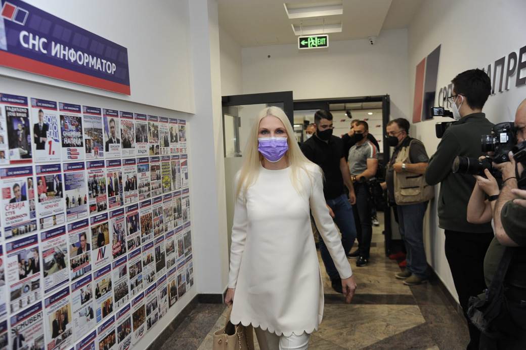 sednica sns aleksandar vucic