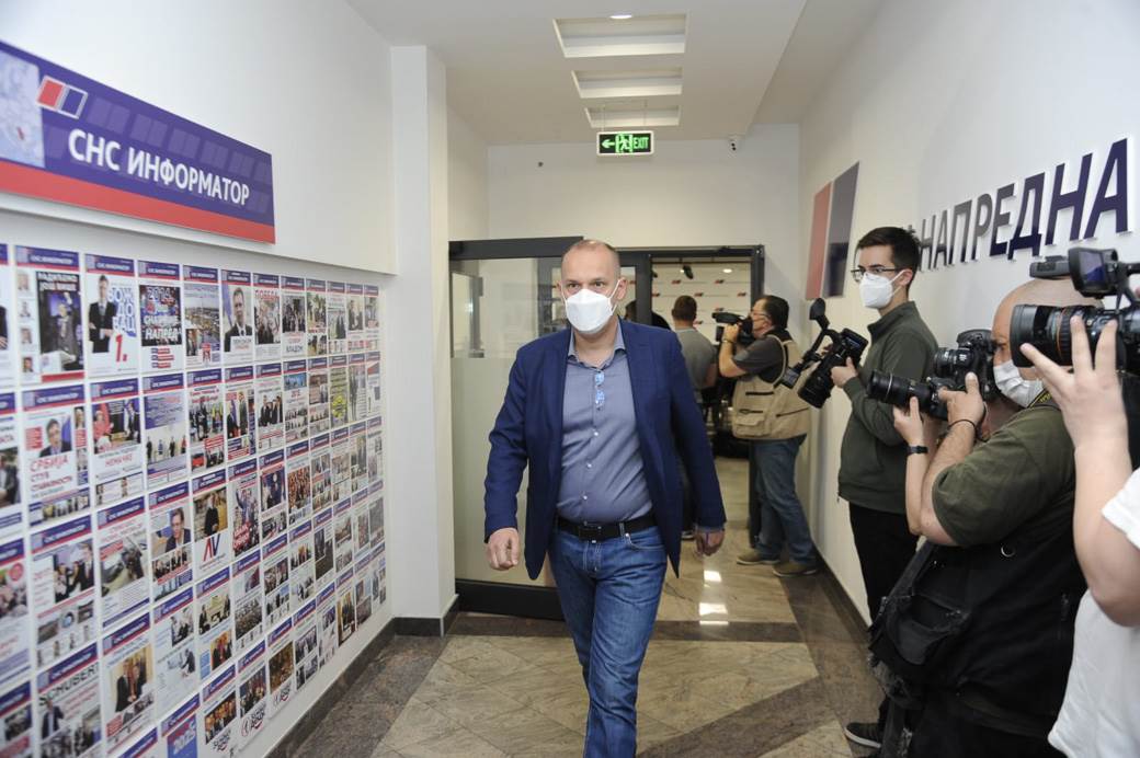 sednica sns aleksandar vucic