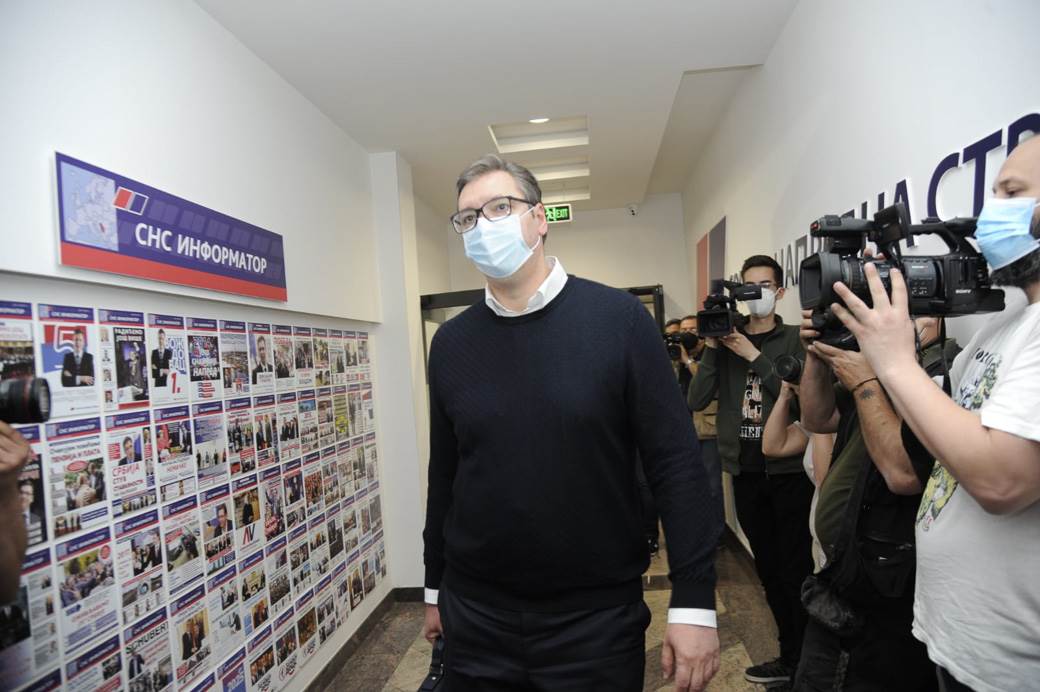 sednica sns aleksandar vucic