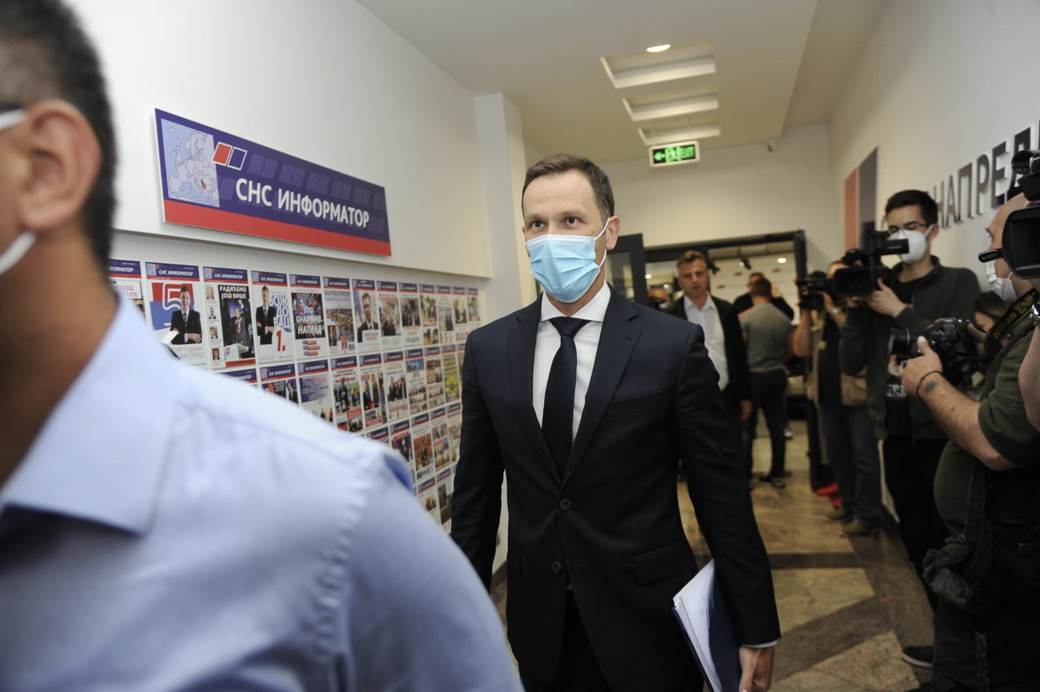 sednica sns aleksandar vucic