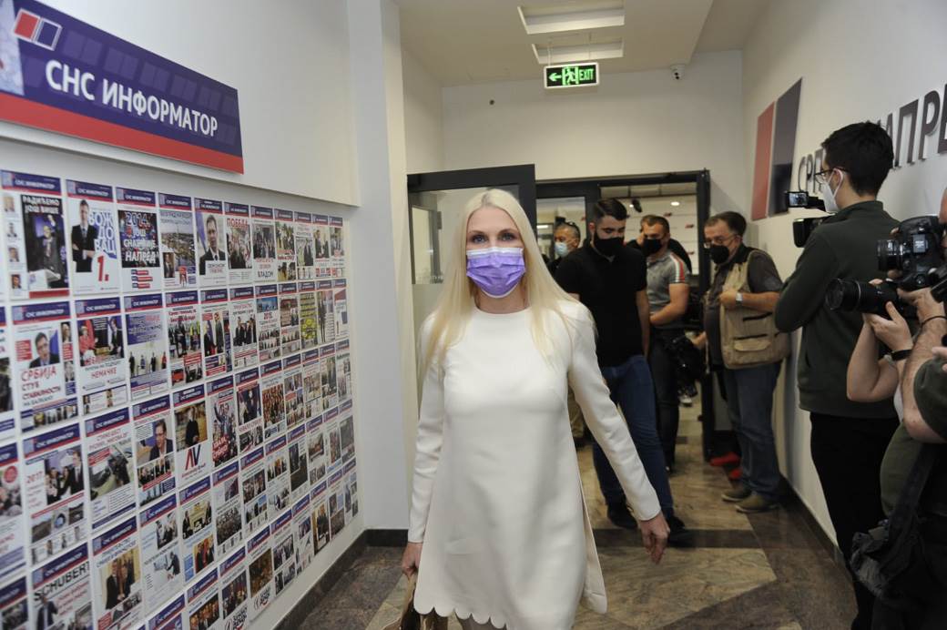 sednica sns aleksandar vucic