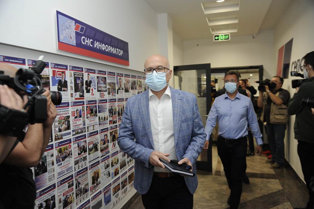 sednica sns aleksandar vucic