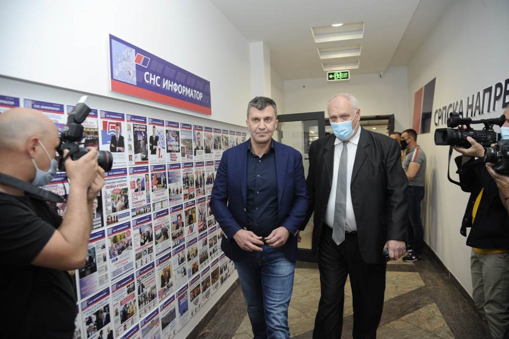 sednica sns aleksandar vucic