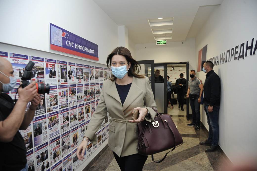 sednica sns aleksandar vucic