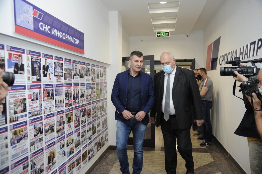 sednica sns aleksandar vucic