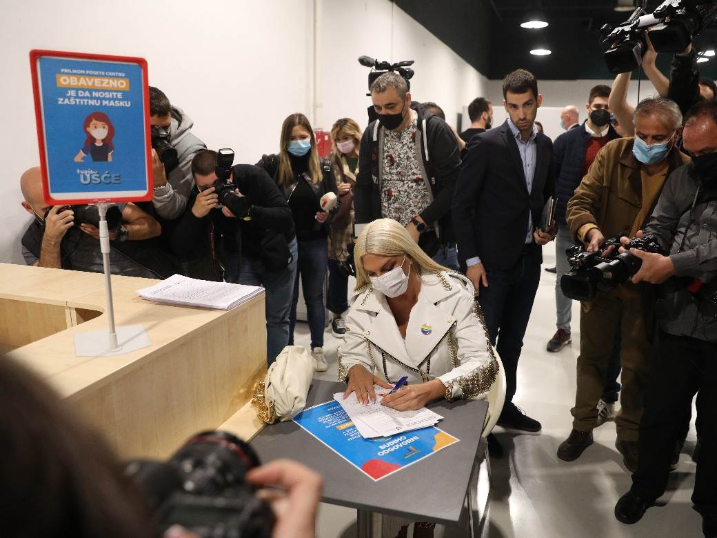 jelena karleusa cena haljine