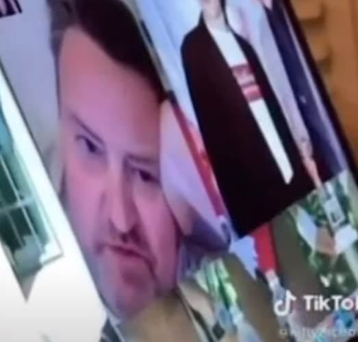 prijatelji glumac metju peri muvao tinejdzerku