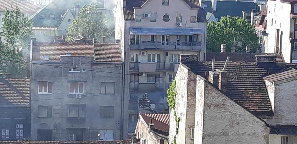 pozar sarajevska covek zaglavljen terasa spasavanje vatrogasci