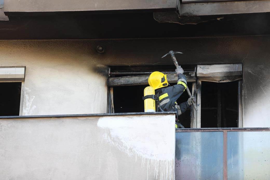 pozar sarajevska covek zaglavljen terasa spasavanje vatrogasci