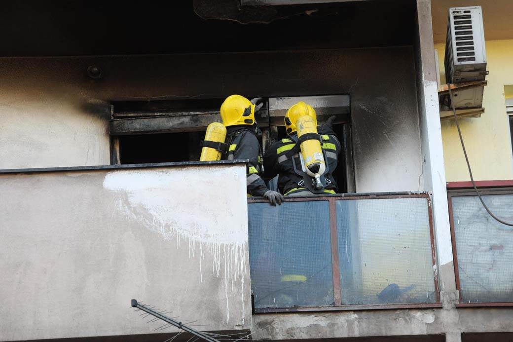 pozar sarajevska covek zaglavljen terasa spasavanje vatrogasci