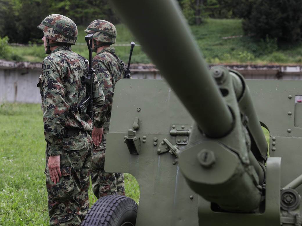 obavezan vojni rok iskustva vojnika u kasarnama prijava uslovi