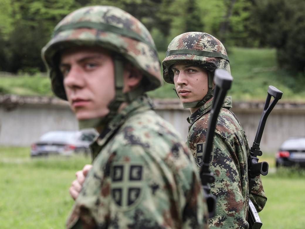 obavezan vojni rok iskustva vojnika u kasarnama prijava uslovi