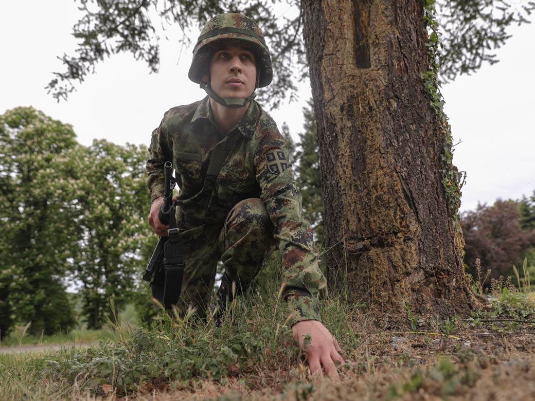 obavezan vojni rok iskustva vojnika u kasarnama prijava uslovi