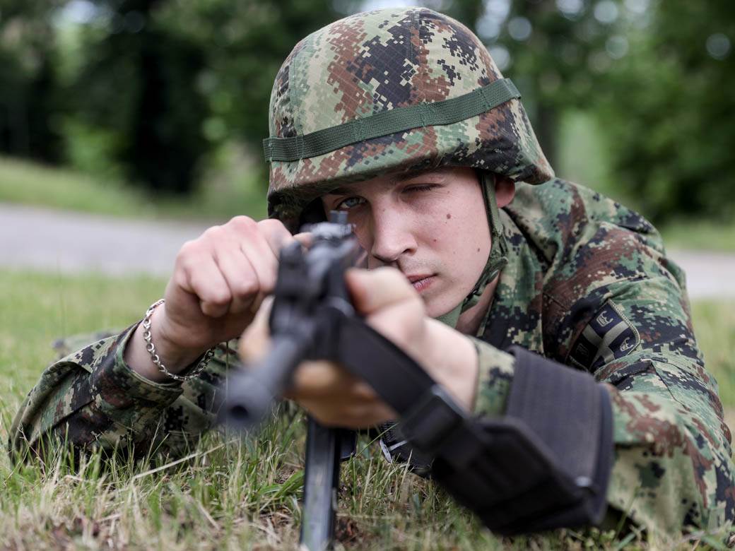 obavezan vojni rok iskustva vojnika u kasarnama prijava uslovi