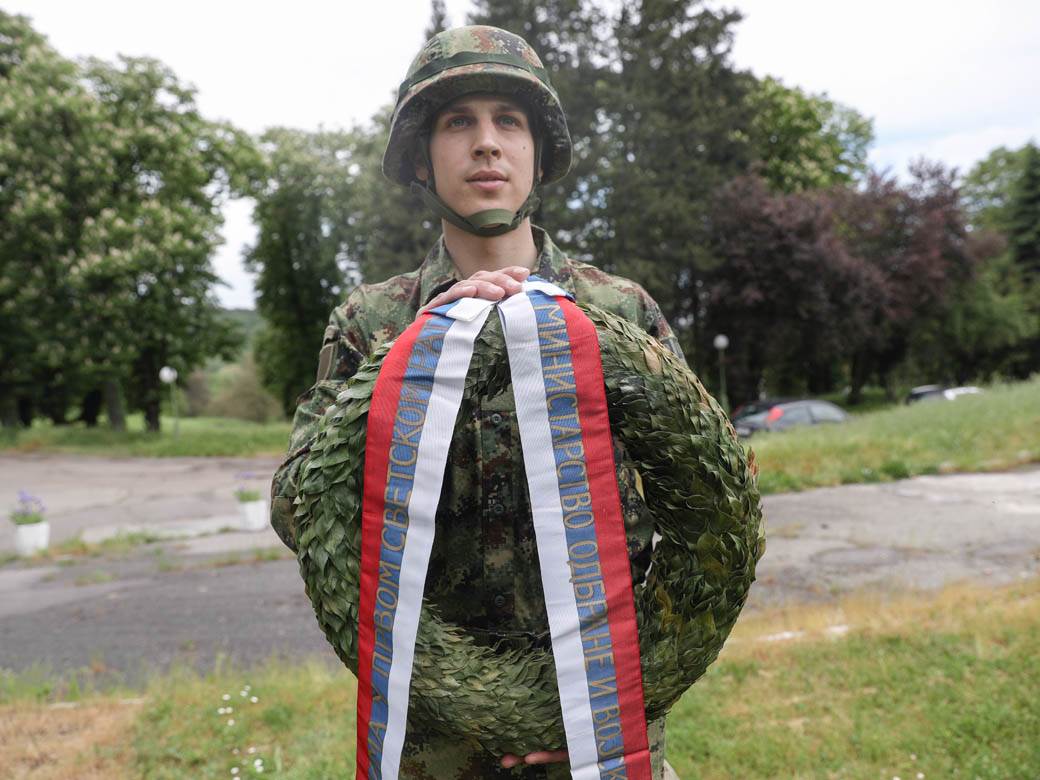 obavezan vojni rok iskustva vojnika u kasarnama prijava uslovi