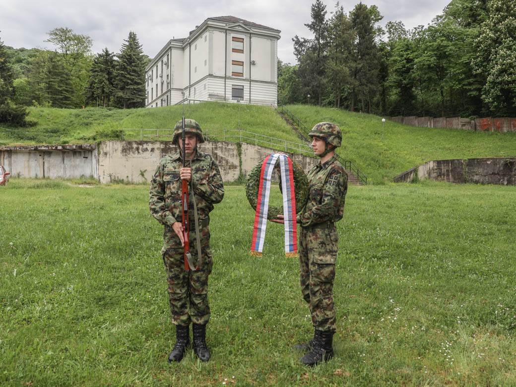 obavezan vojni rok iskustva vojnika u kasarnama prijava uslovi