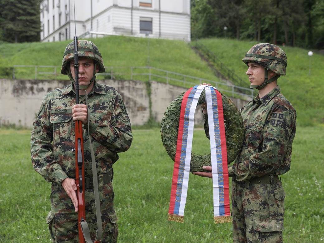 obavezan vojni rok iskustva vojnika u kasarnama prijava uslovi