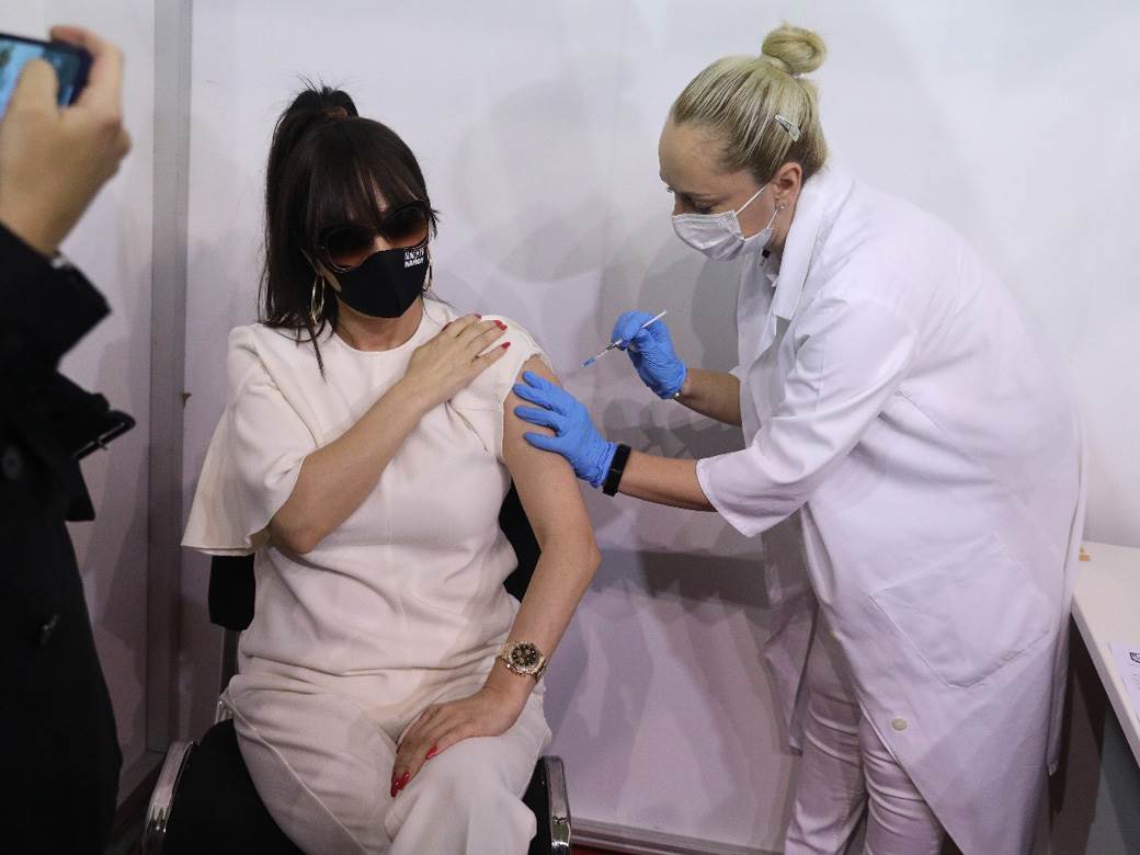 Nataša Bekvalac primila treću dozu vakcine