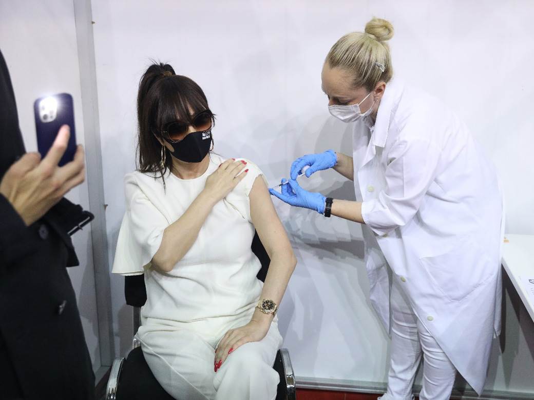 Nataša Bekvalac primila treću dozu vakcine