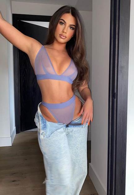 Sofija Pešisolido objavila sliku u donjem vešu