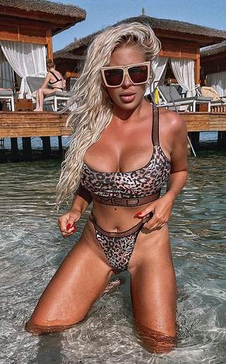 andrea bulgaria pevacica seksi slike u kupacem 