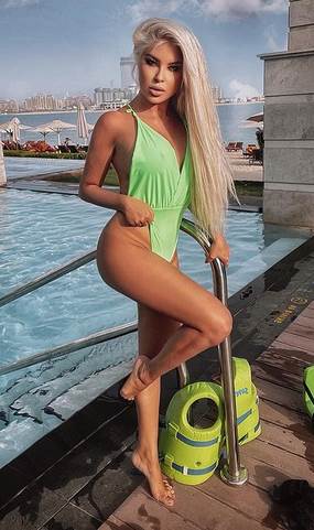 andrea bulgaria pevacica seksi slike u kupacem 